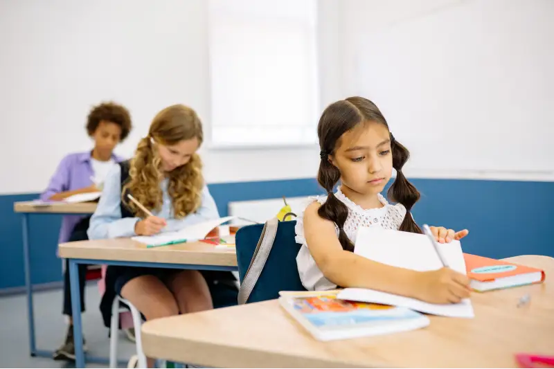 Kinder in der Schule